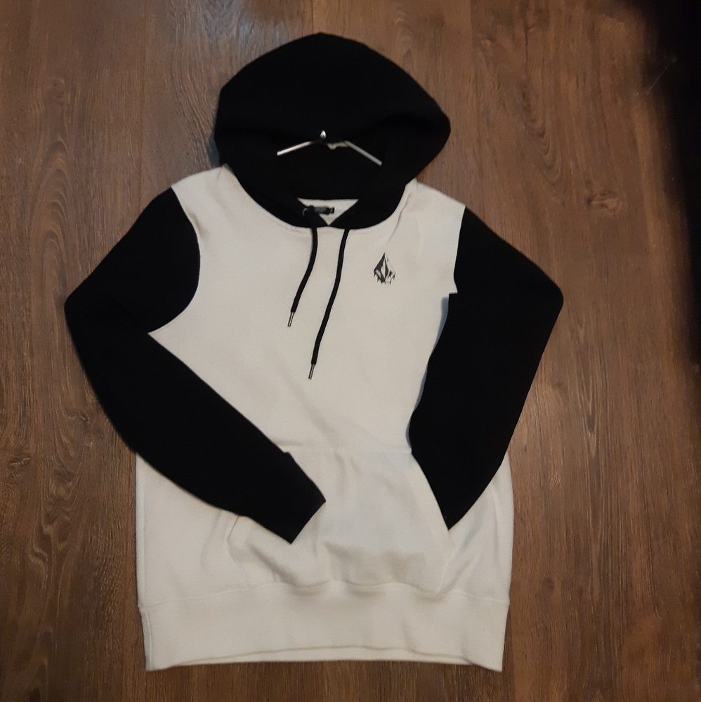 Volcom sweater
